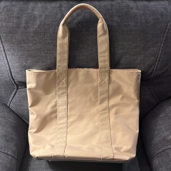 NEW! Packed Party Cozy Up Tote - Picture 4 of 12